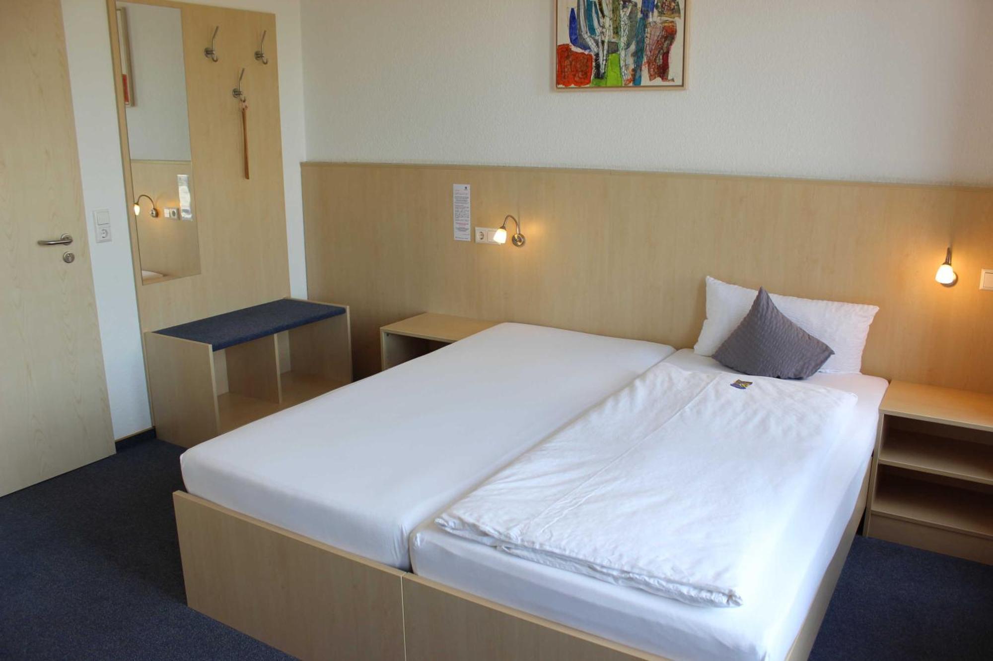 Gaestehaus Zum Wolffenturm Lehrensteinsfeld Chambre photo