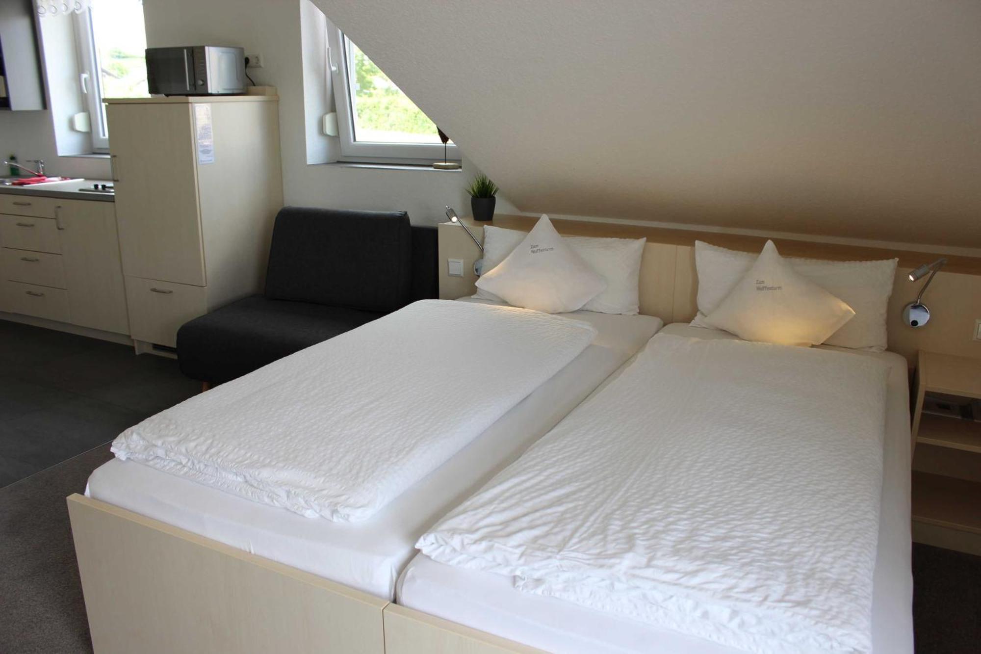 Gaestehaus Zum Wolffenturm Lehrensteinsfeld Extérieur photo