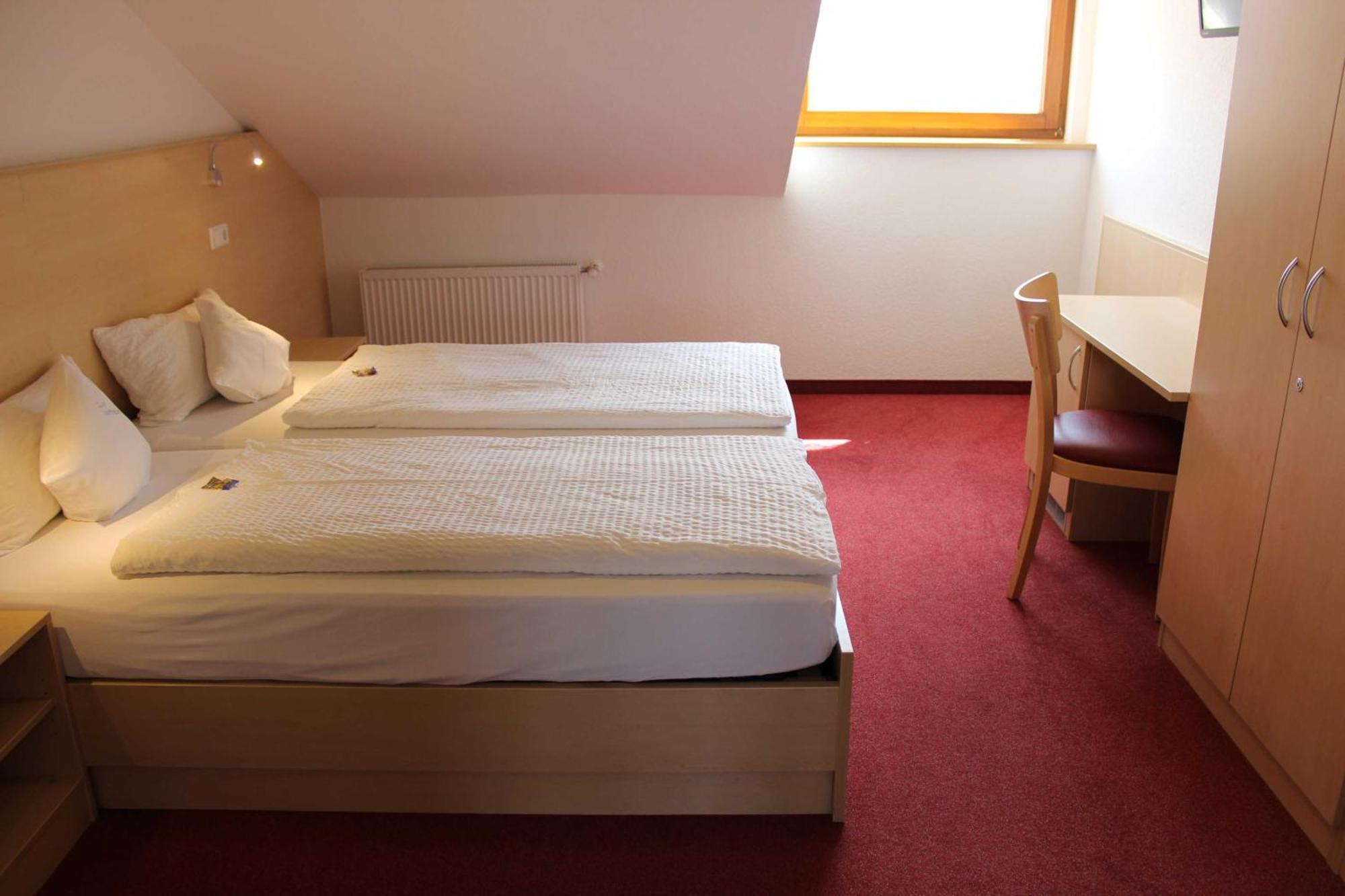 Gaestehaus Zum Wolffenturm Lehrensteinsfeld Chambre photo